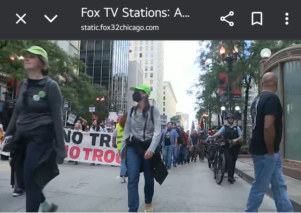 Fox livestreaming peaceful anti-Trump, pro-immigrant protests in Chicago downtown now. Notice how Chicago Police walk with protesters. I'm proud of my city.
"No hatred. No fear.
"Immigrants welcomed here."

shorturl.at/NBnsF