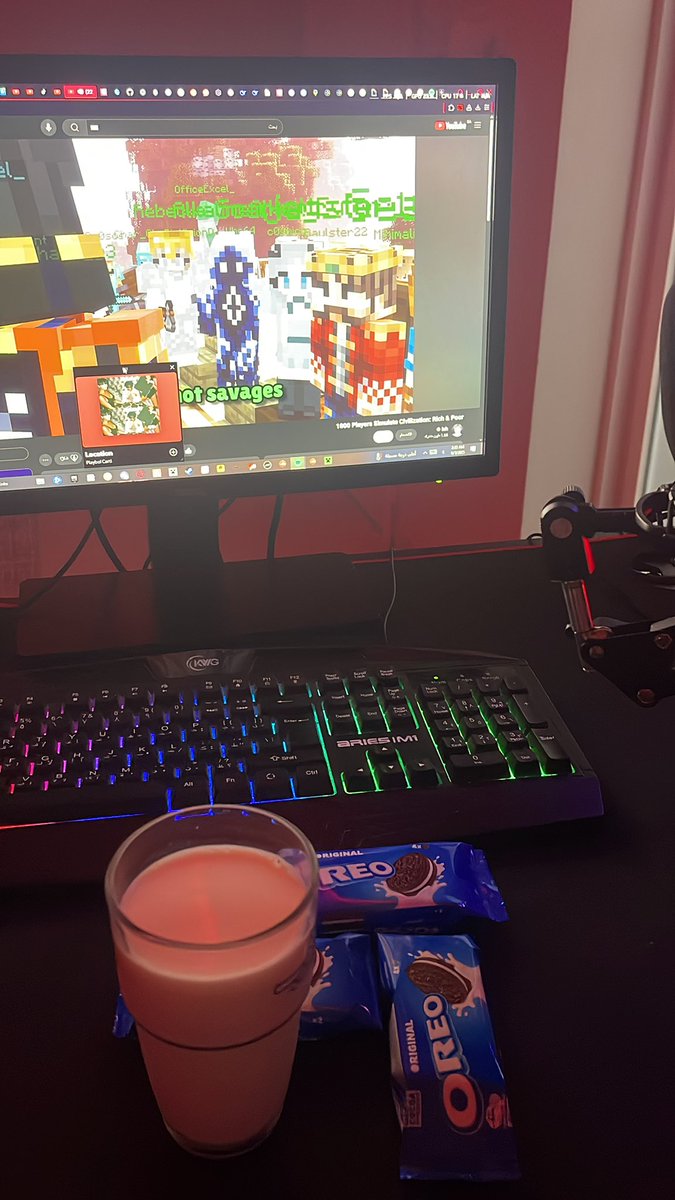 itzs8_'s tweet image. MilknOreo-coholic 
While watching a masterpiece.
