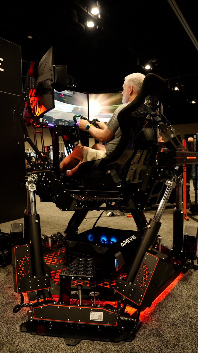 maxrhyms's tweet image. Top 3 Sim Racing setups at the @SimGamingExpo! 💯

Shout out to @Simucube, @CORSAIR, and SimCraft for tapping in with us!

📈💪🏾🙌🏽🔥