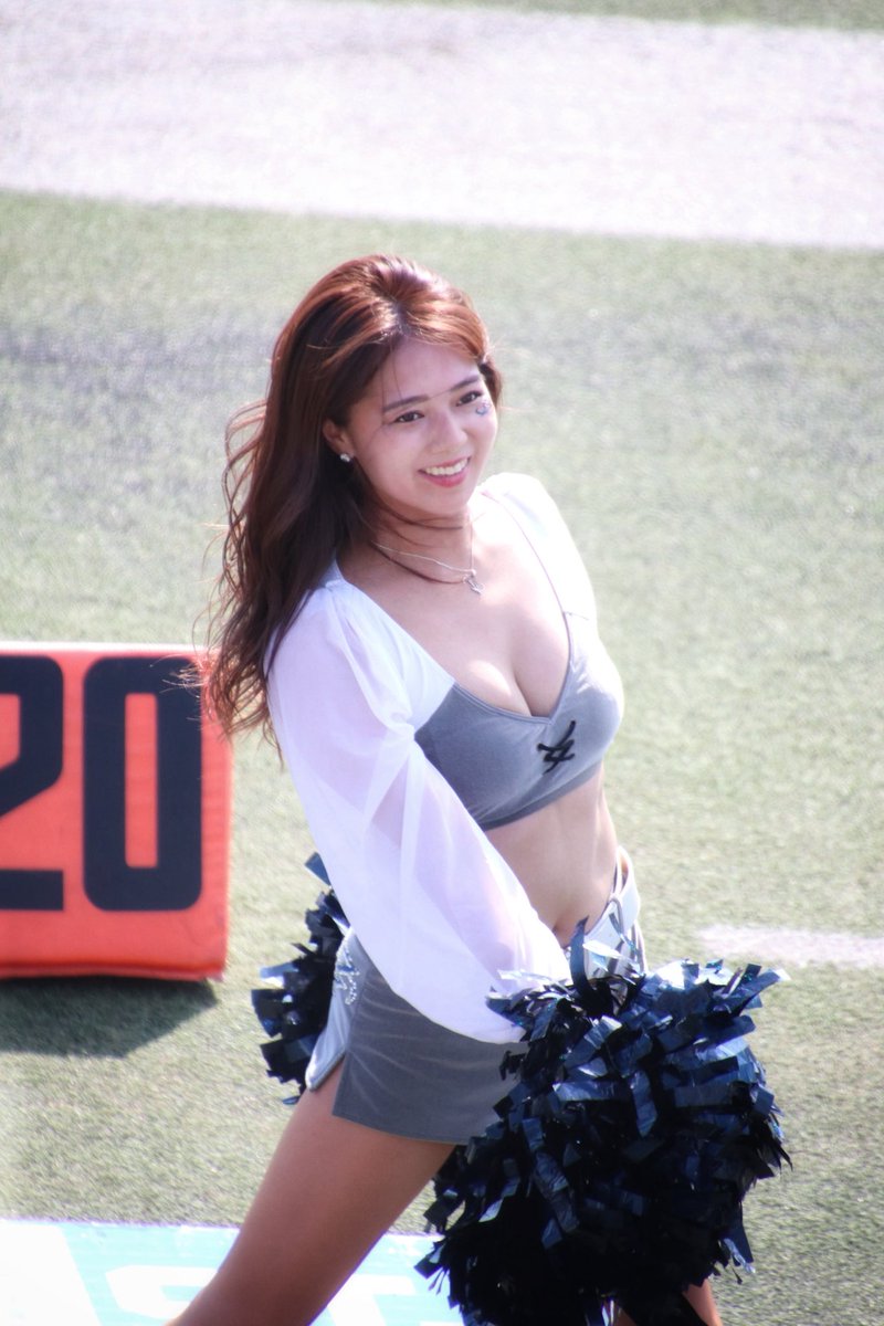 hk_1966's tweet photo. 『始まり』
ブルーサンダースvs. 電通
富士通スタジアム川崎
#xleague
#ファインダーチアリーダー
#アメフト https://t.co/ulifjzkTia