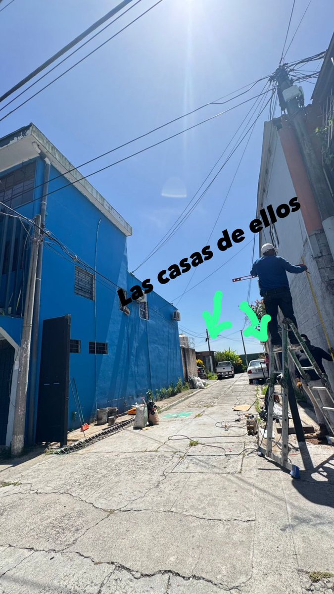 🚨 ¡DENUNCIA CIUDADANA! 🚨

Llevamos más de 35 años teniendo una propiedad, la cual abarca parte de un pasaje de acceso público. Hoy, 4 familias estamos siendo afectadas, porque han colocado un portón en la entrada del pasaje, lo que: <a href="/VMTElSalvador/">VMT</a> <a href="/alcaldia_ss/">Alcaldía de San Salvador</a>