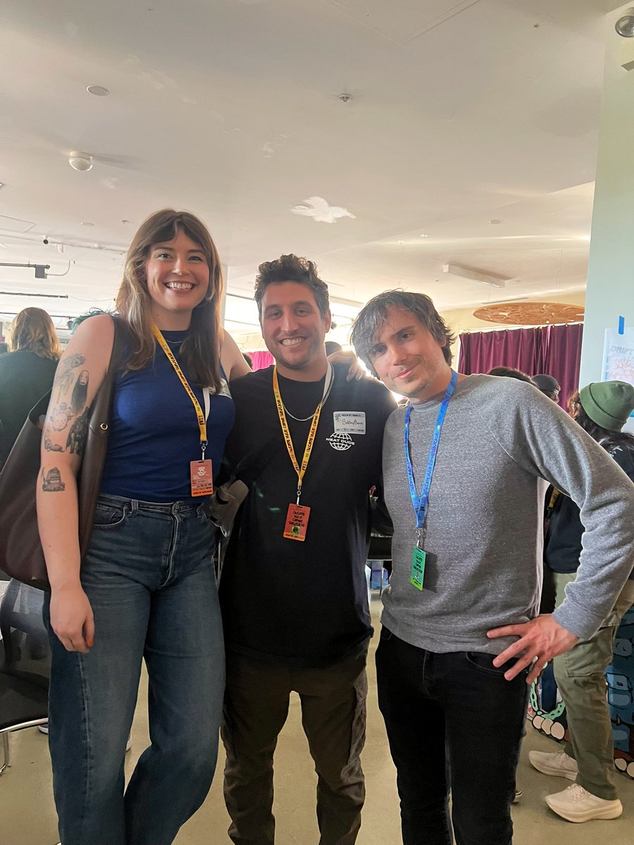 was so sick to meet local Chicagoan and Animal Well legend <a href="/Billy_Basso/">Billy Basso</a> at CIGS today 😊🐇🐕🐒🦇