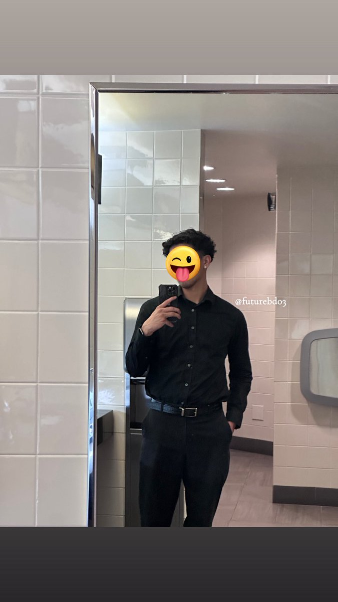 futurebd03's tweet photo. If I was your server yall would give me good tips right? 🙏 https://t.co/VET1XwCVBE