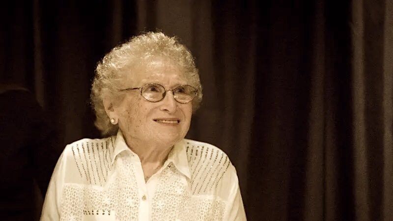 Hasta siempre, Rosa, Presidenta Honoraria de Abuelas de Plaza de Mayo. Encontró a su nieto y luchó por la Memoria, la Verdad y la Justicia y por la restitución de bebés, niñas y niños apropiados durante el terrorismo de Estado. 
Mi agradecimiento infinito por su ejemplo.
D. E. P.