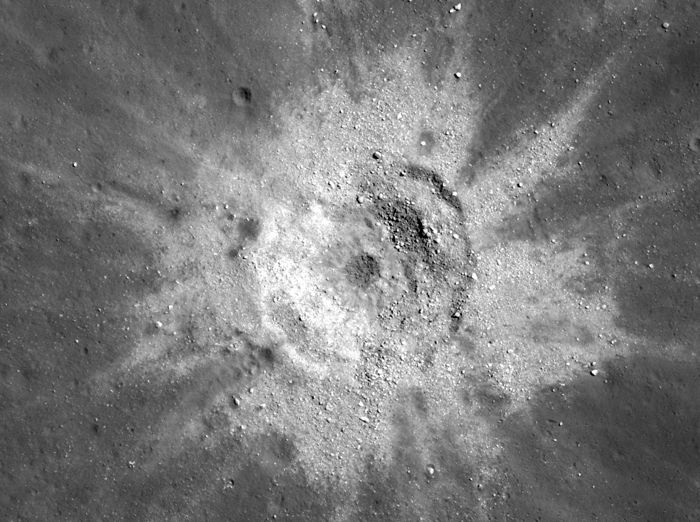 More postcards from the planets, all taken in the past few weeks by our spacecraft across the solar system:

- A Martian landscape 
- The Sun in ultraviolet light 
- Layers in the north polar ice cap of Mars
- An extreme close-up of a small impact crater on the Moon

Details ⬇️