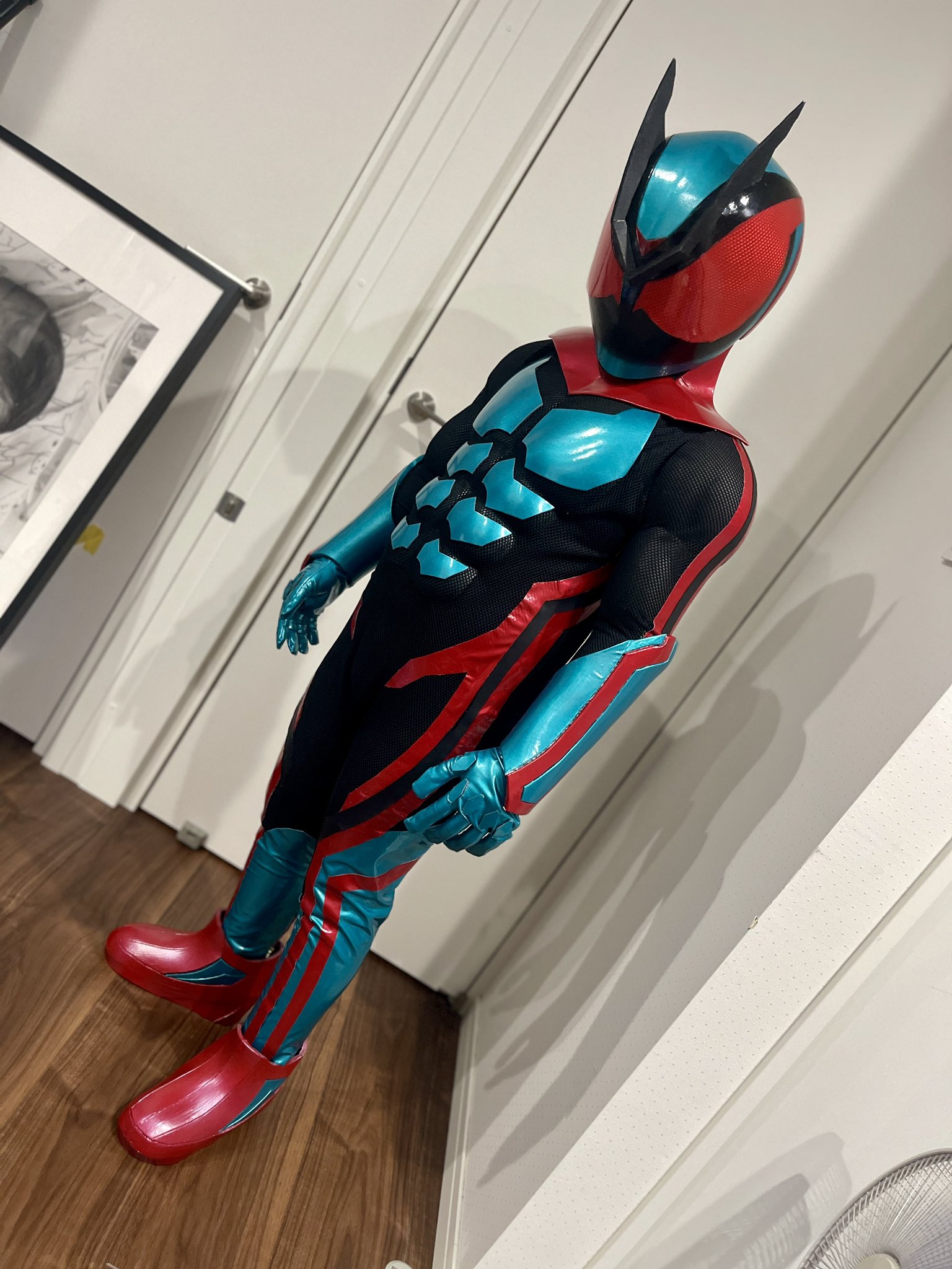 仮面ライダーゼストコスプレ用スーツ 一体式 眼発光仕様 MAX AND SEAN REVIEW（特撮系キッズコスプレイヤー） on X