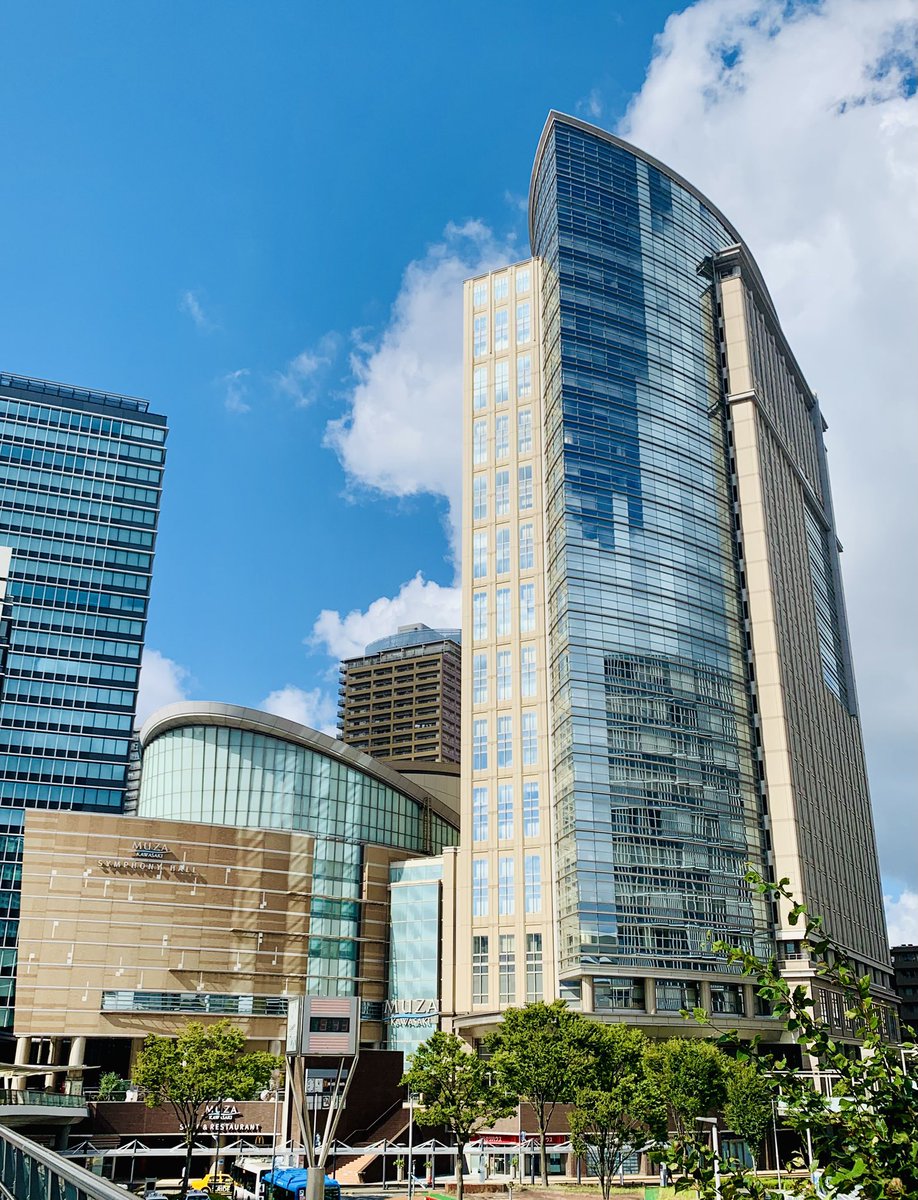 本日の #都民響 第139回定期演奏会は ミューザ川崎シンフォニーホールで14時開演です🎶
台風の影響が心配されましたが 本日は見事な晴天！
まるでヘリオス（太陽神）が味方してくれたかのよう☀️

どうぞお気を付けてお越しください！
チケット→ teket.jp/4177/55331
#不滅 #北欧プログラム