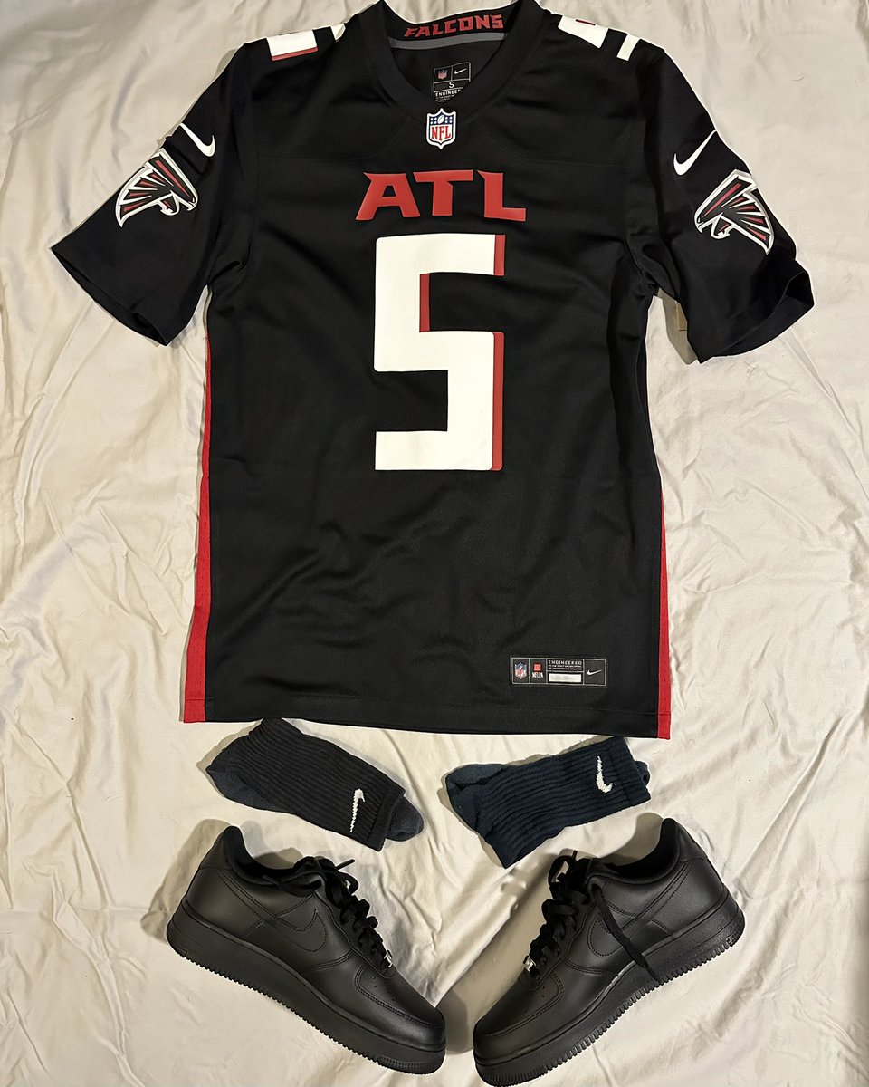 AtlantaFalcons's tweet photo. Game day fit https://t.co/4vE949Bnsq