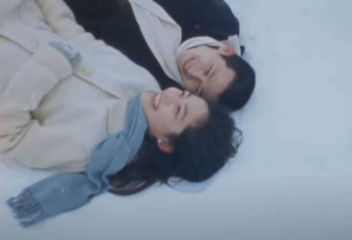 9/13(土)18:00よりフジムラヒヨリ監督トークショーです！ぜひpeatixよりご予約ください！汐れいらさん先日Mステで拝見しまして、お〜！！と思いました。フジムラ監督演出で汐さんMV作品のウラ話も聞いてみたいですね。雪景色なのに温かいのはナゼ？
汐れいら / Earring
youtu.be/o0qHlFiJg7c?si…