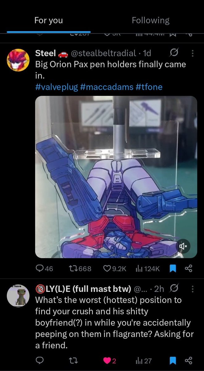 imscvvvredd's tweet photo. Gasps I think i-it's aligned once again, maybe algorithm aware I'm not posting my weekly art yet, I'm still in the need to be present irl, shouldn't be seen with phone a little too long https://t.co/ArKpETjtSz