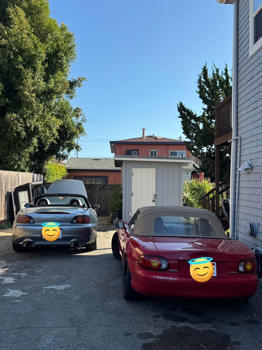 the s2000 looking like the big sis here