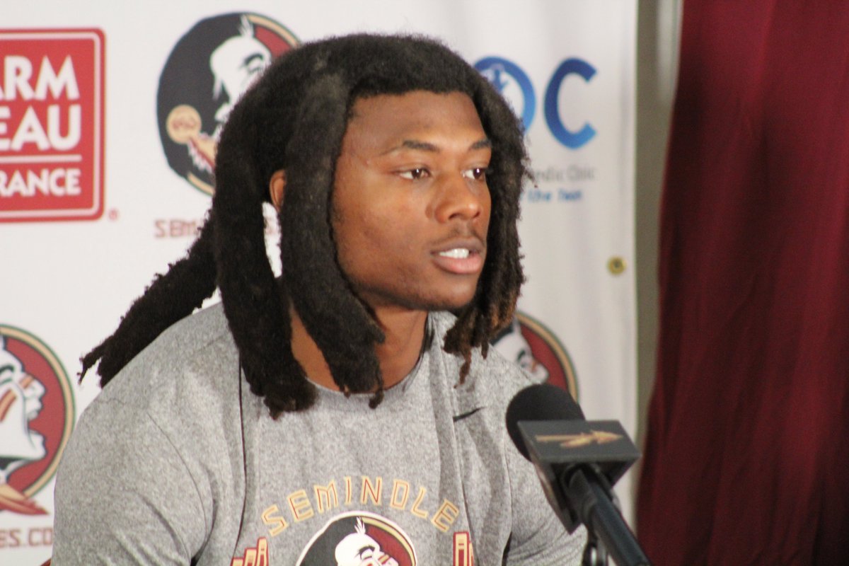 Jerry Wilson starts his post gam press conference off by shouting out two kids he met outside, saying they were "super-fans"

live updates: on3.com/boards/threads…