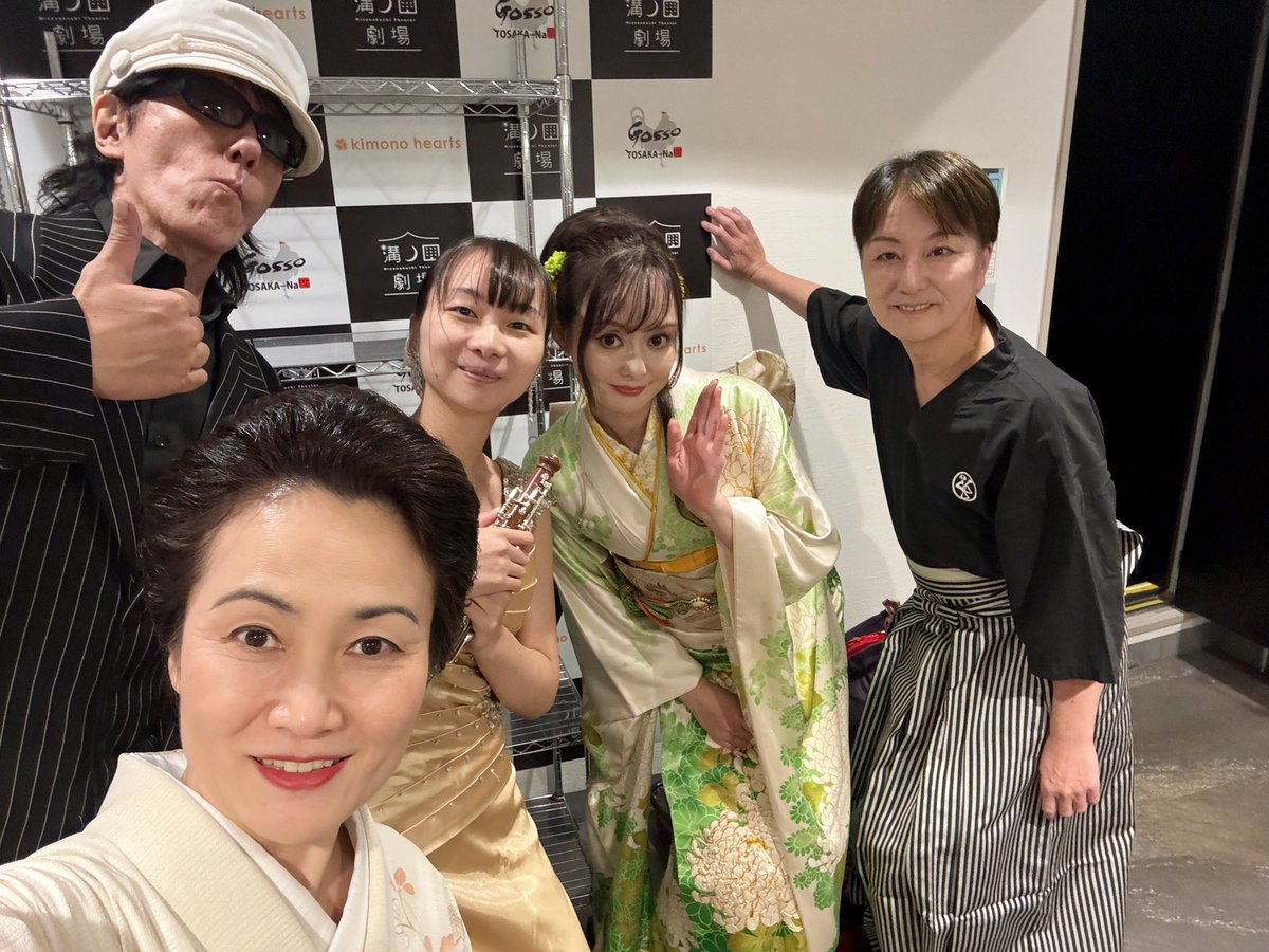 kanawaka7's tweet photo. 9/6(土)NeoBalladさん。上領さんバースデーライブ🎂㊗️👏
ゲストはオーボエ 金谷さくらちゃん、横笛(篠笛・能管)、おはやし の私。
スペシャルゲストは、バービーボーイズの いまみちともたかさん@chordstroke 、6年ぶりにご一緒でした✨😍🤩
スペシャルな夜だったなぁ⭐️ https://t.co/oouXMXhoaS