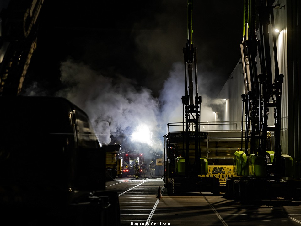 Brand in meerdere hoogwerkers