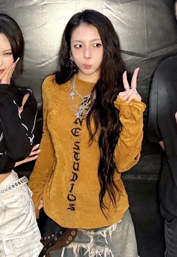 ratedzziwoo's tweet photo. oh my baby 😭🤏 https://t.co/NV2Cr1USfu