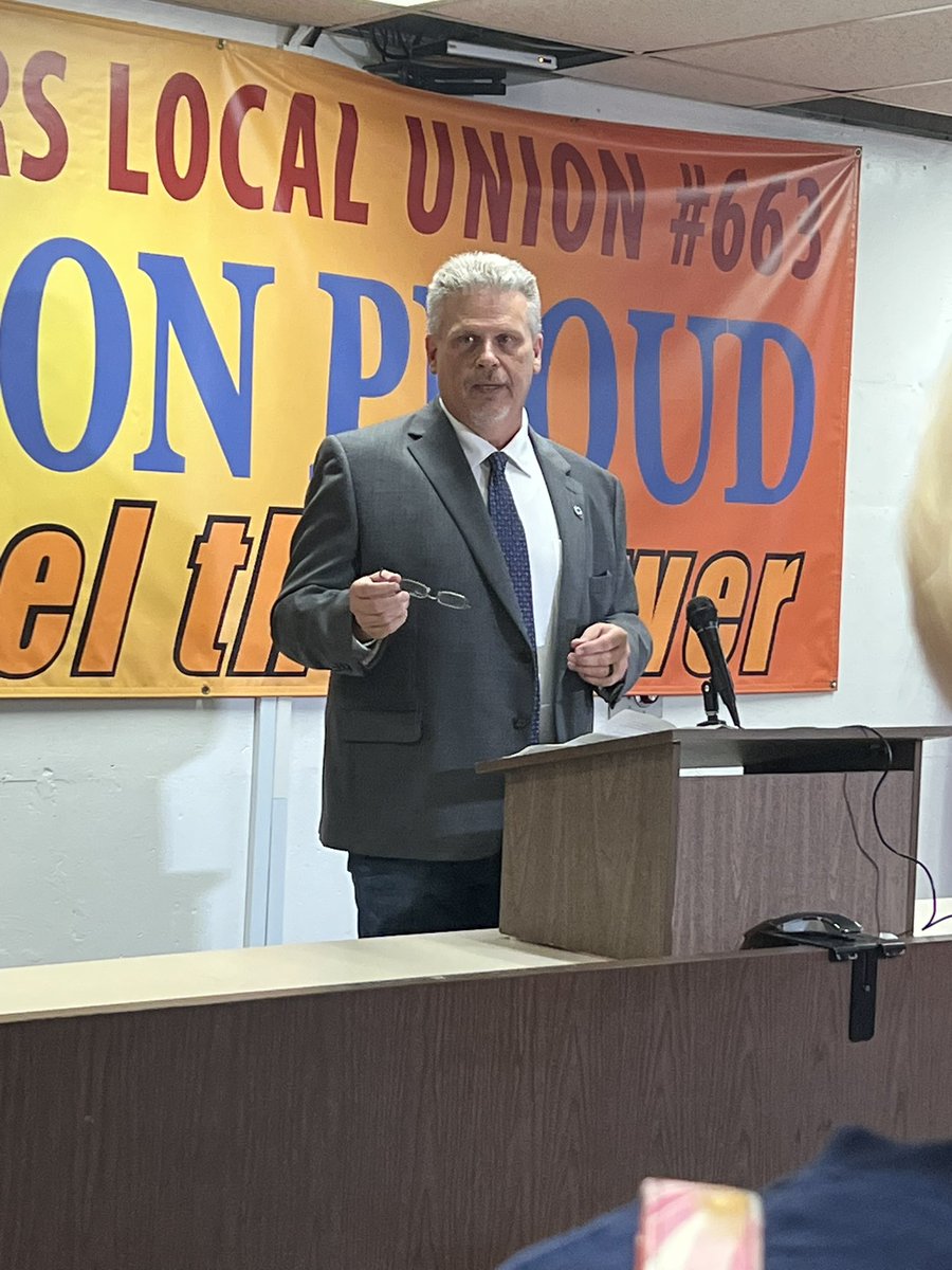 Patty4MO's tweet image. Incredible rally/press conference with @amyklobuchar, @repcleaver, @MOKANLaborers, my colleagues, neighbors &amp;amp; workers! Proud to stand in solidarity against the Republicans illegal, unconstitutional power grab with rigging the congressional maps! #MOLeg #MOSen