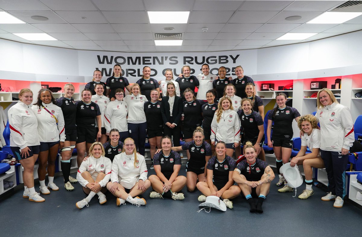 Well done <a href="/RedRosesRugby/">Red Roses</a>! A great result against Australia and on to the Quarter Finals! 🏴󠁧󠁢󠁥󠁮󠁧󠁿🌹