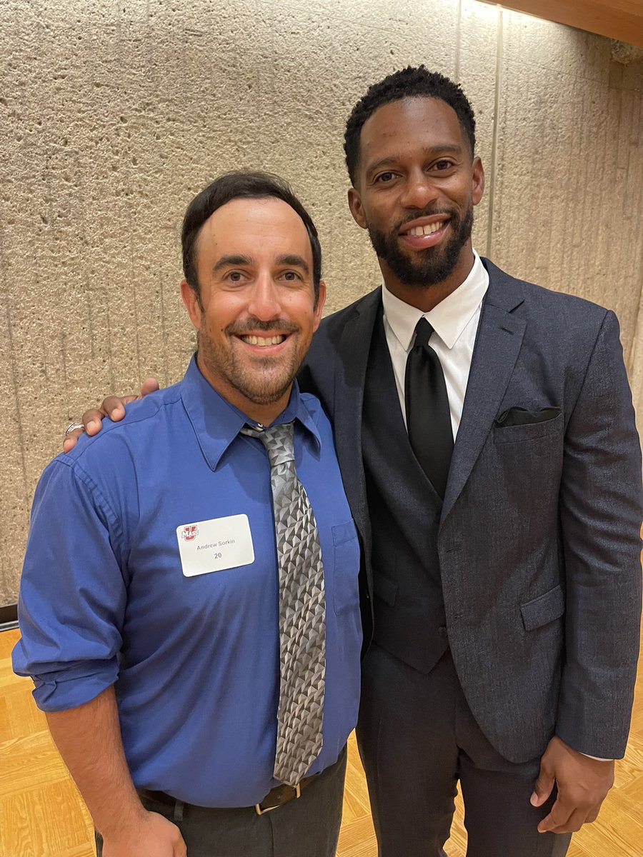 TheUMassRef's tweet photo. It was an honor celebrating the illustrious careers of Chaz Williams and Victor Cruz as they got inducted into the UMass Hall of Fame today

#LetsGoUMass #WePlayinChazketball #YouWereYouAreUMass https://t.co/8OqWPAn1tW