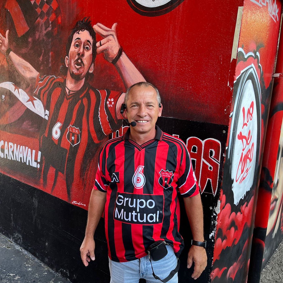 El guía del tour de este sábado! 🔝 Gracias por venir, Wil. ❤️🖤