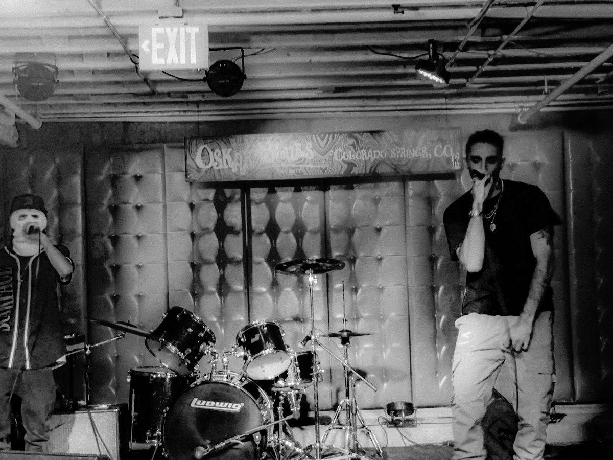 oasisinduetime's tweet photo. Lost in the lights, found in the sound. 🎤✨

#JustOneDance #UndergroundVibes #MusicIsLife #StageEnergy #SoundAndSoul https://t.co/mth2QMhCZZ