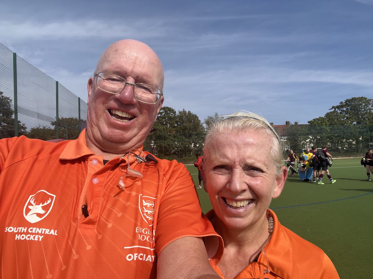 Fun to umpire with &amp; catch up with Jane Hallett at ⁦<a href="/Spencer_Hockey/">Spencer Hockey Club</a>⁩ who hosted ⁦<a href="/WimbledonHC/">WimbledonHC</a>⁩ M2 
Pre season warm up for East Conference which hosts won 2-1. 

⁦<a href="/SouthCentralHo2/">South Central Hockey</a>⁩ ⁦<a href="/LdnHockeyOffcls/">Hockey for London Officiating Team</a>⁩ 
⁦<a href="/swsportsnews/">South West Sports News</a>⁩ ⁦<a href="/fhumpires/">Keely | FHumpires 🏑🇨🇦🌏</a>⁩

#thirdteam