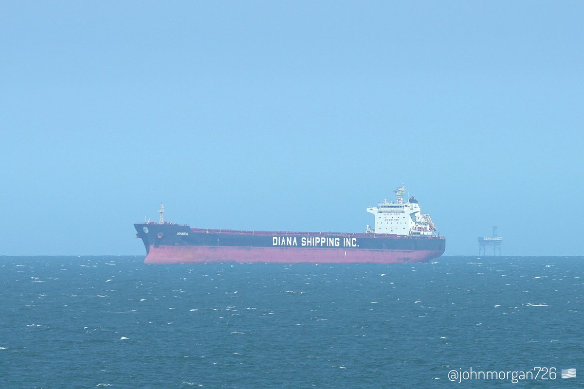 johnmorgan726's tweet photo. The #DianaShippingInc. #BulkCarrier #MAERA, IMO:9563677 en route to Newport News, Virginia, flying the flag of the Marshall Islands 🇲🇭. And way off in the background 14 miles offshore the #ChesapeakeLightTower. #ShipsInPics https://t.co/wCnQnyaVpZ