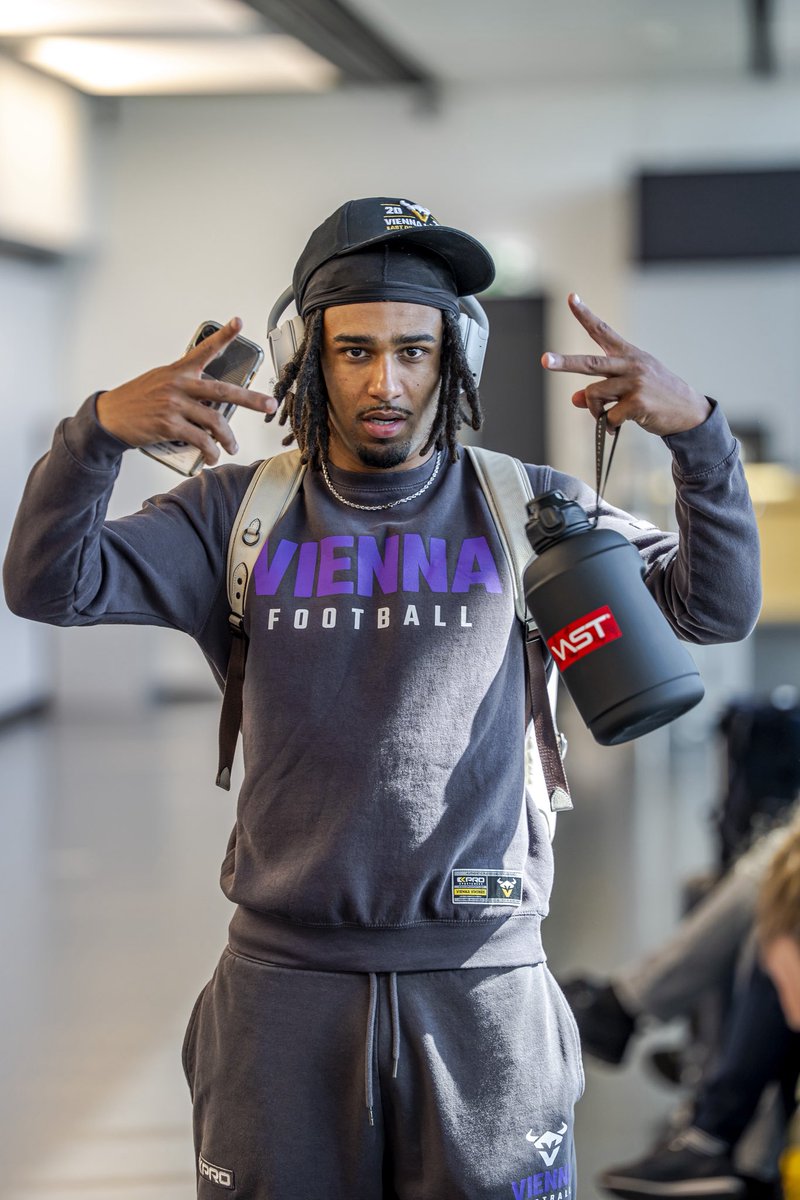 ViennaVikings's tweet photo. When you fly with a smile….
🤝 @_austrian
#AustrianAirlines #ELFCG25 #FlyWithASmile
📸 @HJirgal https://t.co/iYyKV2wJ6a