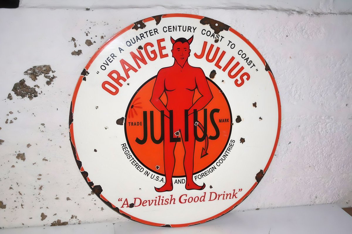 “A Devilish Good Drink”🍊
1972 Orange Julius bordering Arizona State University in Tempe (Rural Rd just south of University) #SunDevilVault