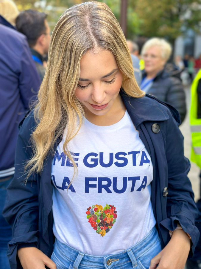 Hola, <a href="/laSextaXplica/">laSexta Xplica</a>. Me gustaría saber QUÉ COJONES hace en el plató la EMBUSTERA de <a href="/noelia_n/">Noelia Núñez</a>, en calidad de QUÉ. ¿De diputada fulminada del PP? ¿Como experta en falsificación de currículums? Por favor, no la traigáis más o me tendré que buscar otra programa. #XplicaAquelarre