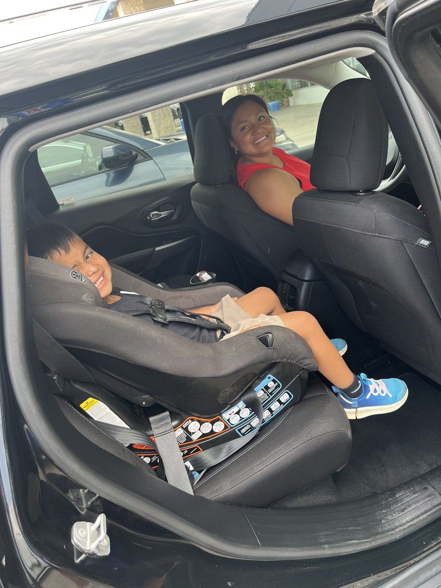 🙏 Huge thanks to Gabby Contreras for her business today! Always awesome seeing former students succeed &amp; provide for their families.

She drove off in a beautiful mid-sized SUV 🚙 + a free Wash Tub pass!

Happy Customer #4 in just 6 days of September! 🙌