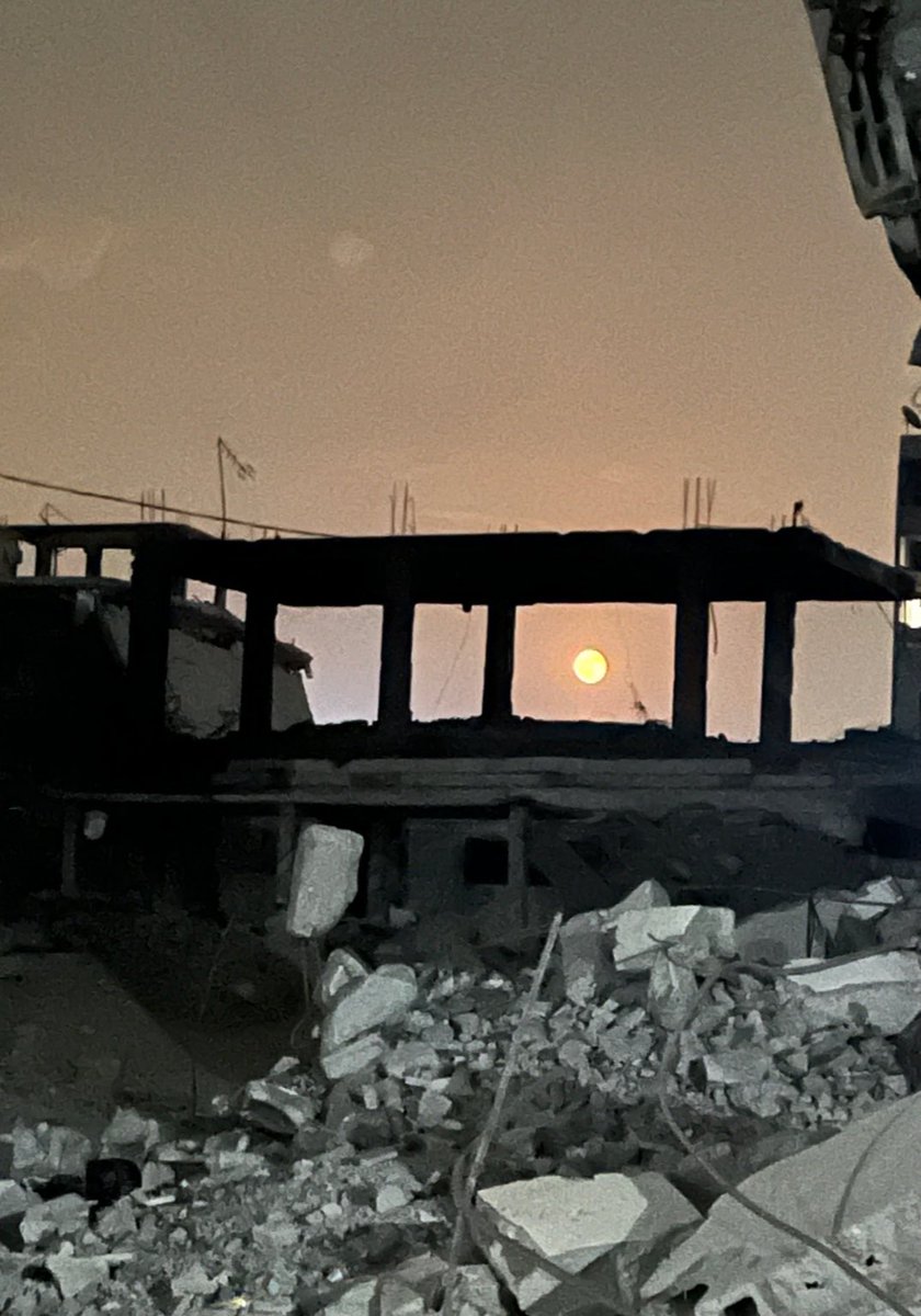 The moon over Gaza tonight… shining through the ruins, reminding us that even in the darkest places, there is still light. 🌑🤍
Please, keep us in your hearts and prayers