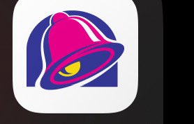 _ClementineSun_'s tweet photo. Finding out that AJ LEE RETURNED TO #SmackDown AND now i’m questioning if @tacobell brought back the ICONIC logo because this is what my app looks like… KINDA LOSIN MY SHIT RN 

I’ve learned now sometimes you can have good days even when sick ig LMFAO https://t.co/ojDK6OvNsh