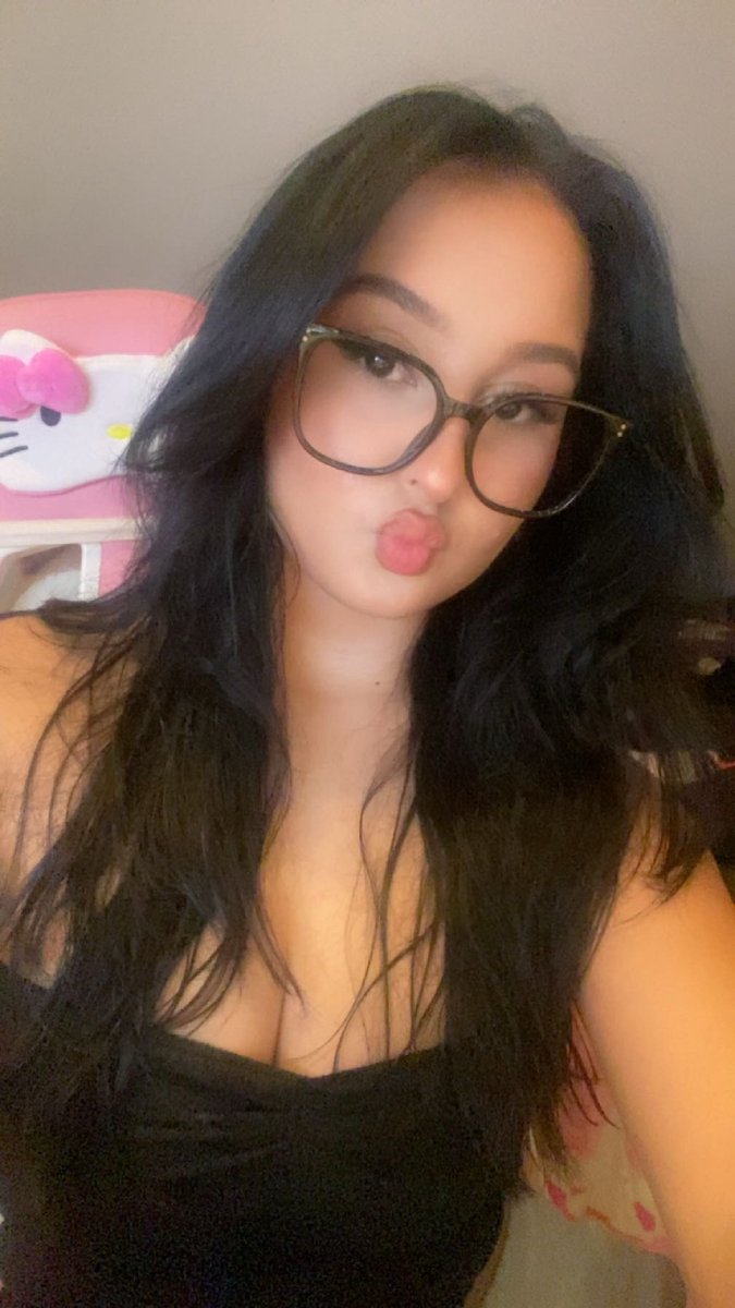 IM LIVE 💗💓💞 come say hi qt 

twitch.tv/jasminebtw