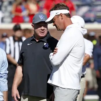 BigBlueBud's tweet image. I hope Alabama does hire Lane Kiffin because Mark Stoops just straight up has him figured out.

Talent diff but he’s in his head. #Motivated