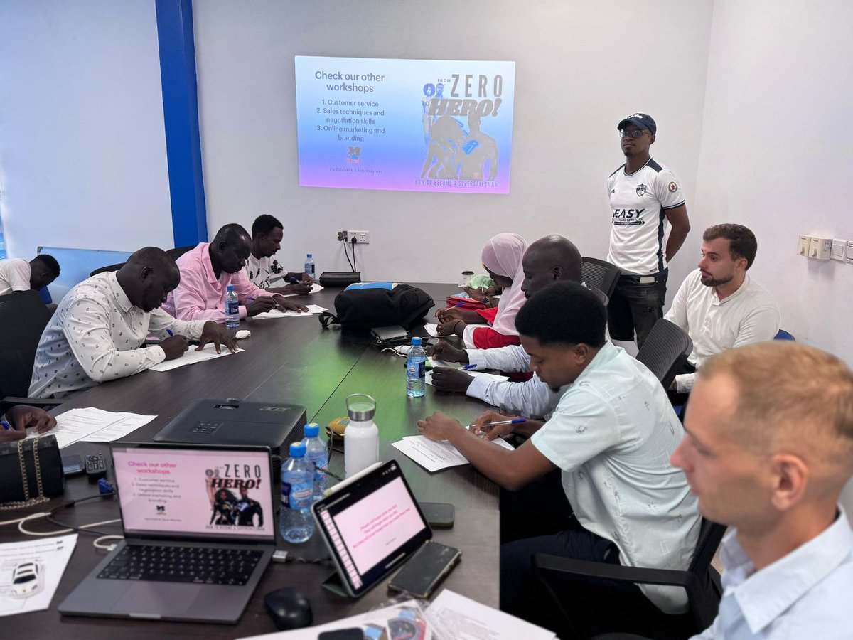 EasyFinancialgm's tweet photo. At Easy Financial, great service starts with a great team. This week, we’re further enhancing staff training in customer service—because every client matters to us.

Our mission:
✔️ Listen
✔️ Serve quickly
✔️ Support with care

✨ The Easy way. #TheEasyWay https://t.co/ZgNc7HNyMi
