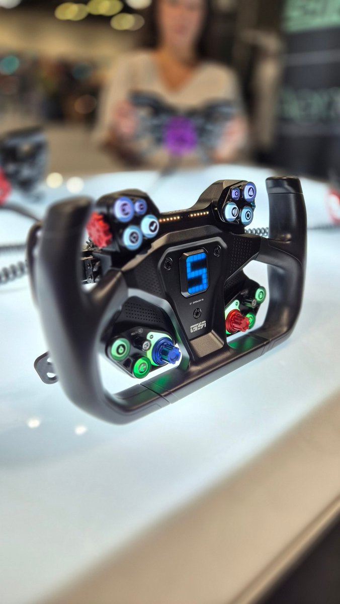 Psst 🤫

Ich konnte das erste Mal Hand an das neue GSI Interlock System legen...

Mehr dazu demnächst unter youtube.com/@McRalphRacing

#Simracing #Simucube #SimGamingExpo25