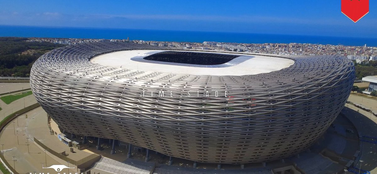 🏟️Depuis l'ouverture du Stade de Rabat 🇲🇦, les pages de nos chers voisins 🇩🇿 publient massivement des photos de celui de Tizi Ouzou, comme s'il s'agissait d'une competition

Le stade est effectivement joli de l'interieur, mais svp, ne comparons pas l'incomparable 🙏