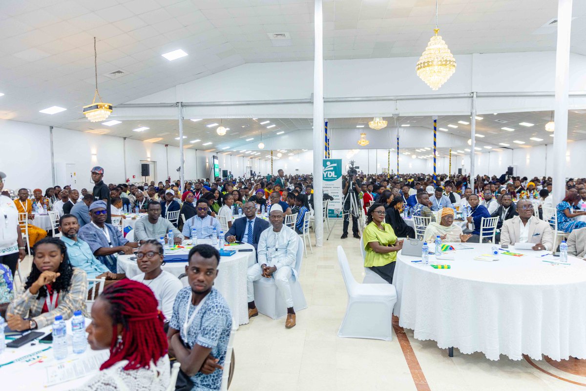 UN_Togo's tweet photo. La Coord. du SNU @CoumbaDSow a participé à l’initiative @YouthDLab🇹🇬 qui a réuni cette année 2300 jeunes togolais sur site et près de 2100 en ligne.

Une plateforme unique pour échanger sur les innovations et l’impact positif des jeunes au #Togo et au delà.

#ODD4 #ODD8 #YDL2025 https://t.co/WSDmssOG2u
