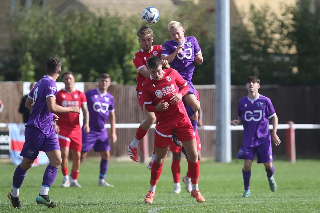 Westfieldsfc1's tweet photo. After coming off the bench last Saturday and making an impression loan signing @lukep119 started in place of the suspended Bailey Fuller today and produced a fantastic non-stop performance on a difficult surface for wingers👏👏

📸 Credit @nibbo99 for the photo’s.

Welcome to #Fields Luke🟣🔵

#OnwardsTogether ⚽️