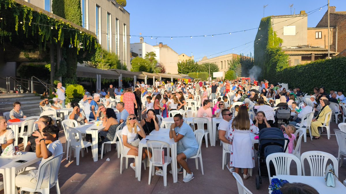 🌍✨ Guissona ha tornat a celebrar, un any més, la seva jornada intercultural per excel·lència!
Un esdeveniment ja consolidat que reuneix totes les entitats interculturals del municipi i que mostra, de la millor manera, la riquesa i la diversitat que conviuen al nostre poble. 🤝