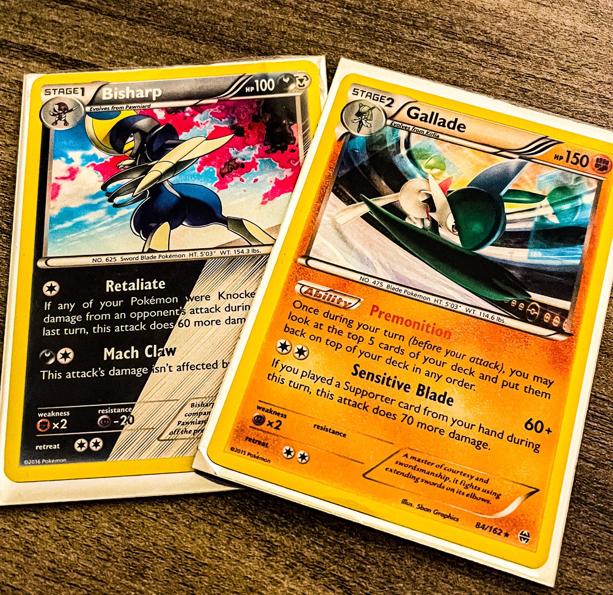 Doing a little flash giveaway! 

Found these cards at my parents house and they may not be much but they’re some older holos! 

To Win: 
1: Follow me <a href="/JMicro_/">Juan M.</a> ! 
2: Like and Repost! 

Winner will be drawn tomorrow! 9/7!