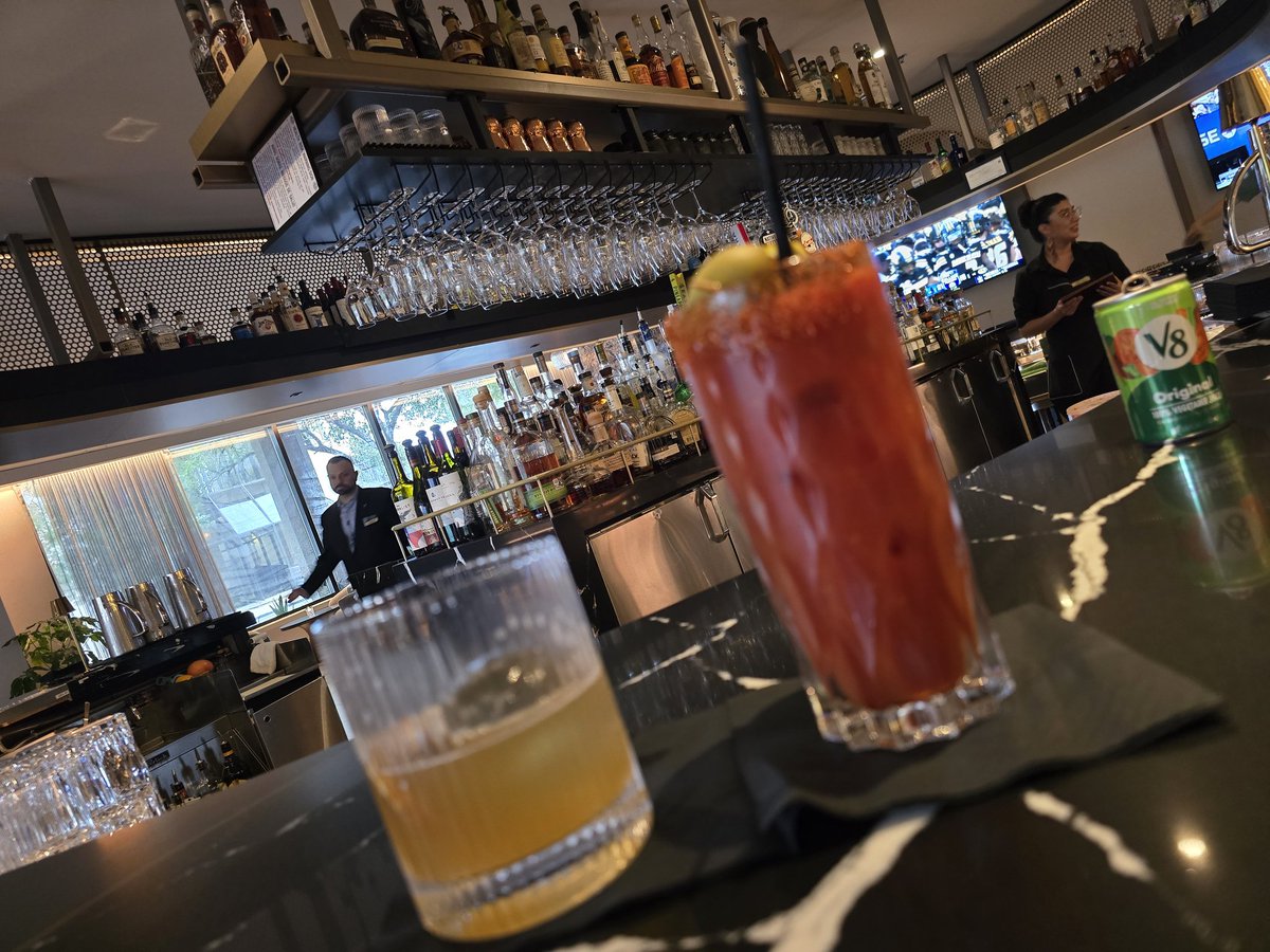 IncognitoMike72's tweet image. New bar.... more drinks.. 🥃🍹
#BarHopping