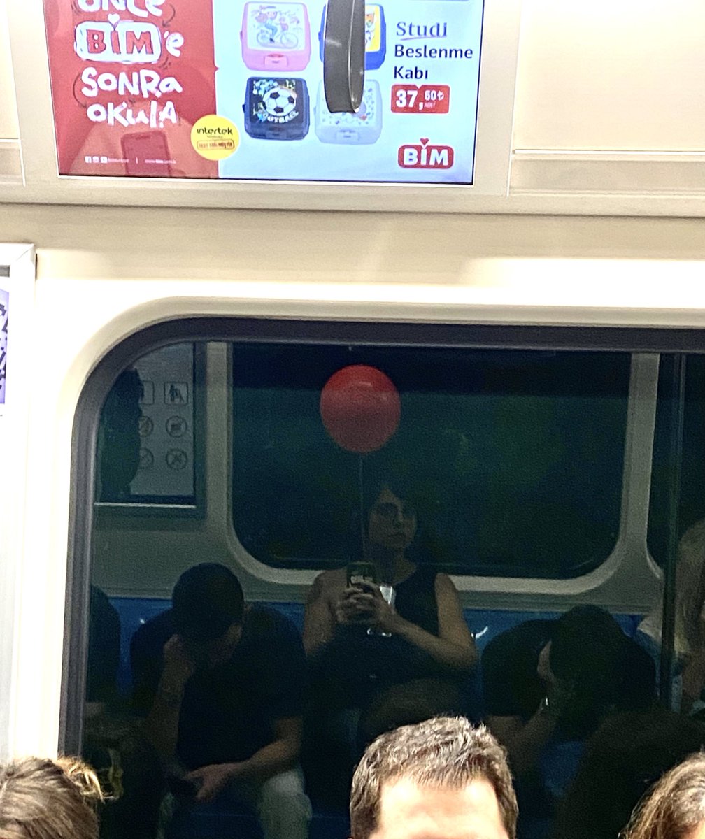 jandchn's tweet photo. 20 dkya  doğucam ve toplu taşımada girersem ağlicam https://t.co/NUXH3BDyXi
