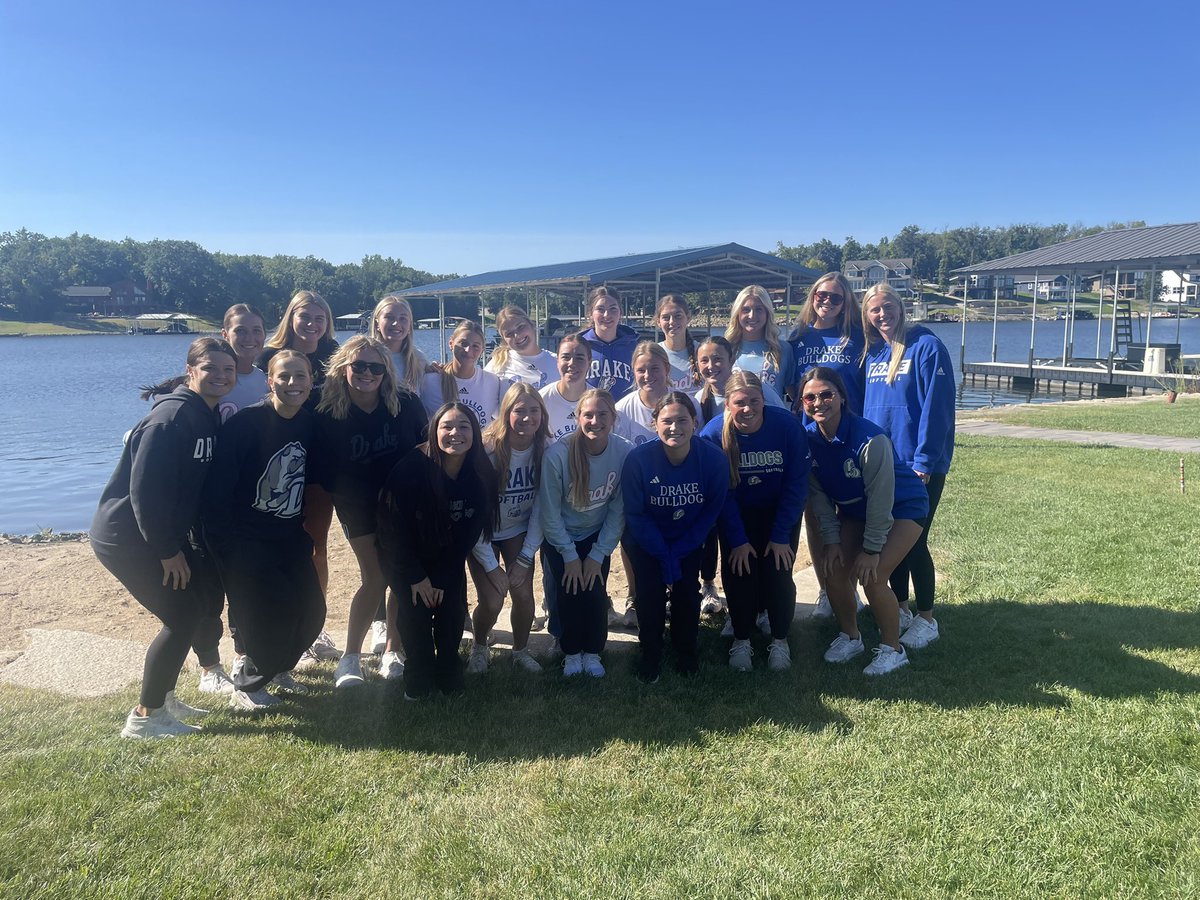 Thank you to Joel and Karen Jacobsen for hosting our Lake day! It was a great day of team bonding, competition, and sun!  

And congratulations to the blue team on winning the First Annual Drake Softball Fall Showdown!

Go Dogs! 💙🐶