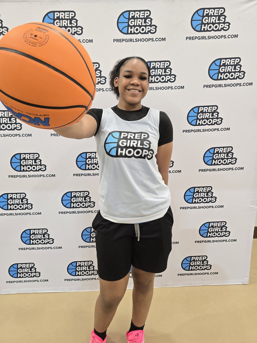 AmiyahCarr22's tweet photo. Had a time at the freshman showcase today in Rock Hill SC. Met some new friends and had fun while competing. Thank you @PrepGirlsHoops for the invite and opportunity to showcase my skills and compete.
@RidgeViewWBB @palmetto76erawe @CoachMajor_SC @DJT11030 @JeromeFleetwood https://t.co/g7ffuZ0QgE
