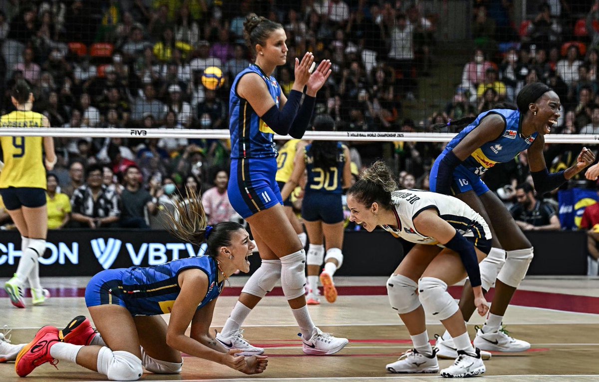 mokilogs's tweet photo. the unspoken connection between a libero and their setter 🙂‍↕️🙂‍↕️ https://t.co/9oI94doSYW