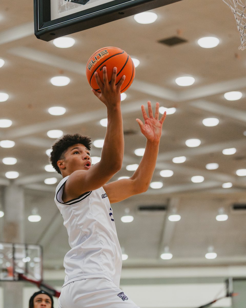 New on MADE Society: Hershey (PA) and Sideline Cancer 2026 guard <a href="/Camsweeney22/">Cameron sweeney</a> is a rare 3-sport (football, basketball, track) standout; he caught up with MADE to discuss his athletic career, playing on the MADE Hoops Circuit and future goals:

madehoops.com/made-society/a…