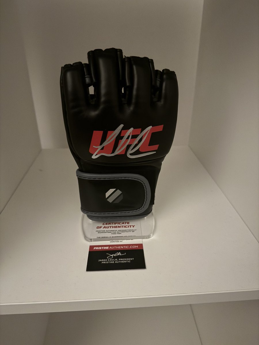 Paul Craig, my favourite UFC fighter of all time, one of few Scottish to ever grace the octagon and a man who put his country on his back.
The Rua fights, Ankalaev and Krylov triangles, snapping Hill’s arm, memories for a lifetime.
Enjoy retirement king💙🏴󠁧󠁢󠁳󠁣󠁴󠁿
<a href="/PaulCraig/">Paul Craig</a>
