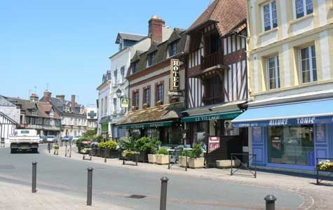 france_images's tweet photo. Discover Touques, a charming town in Normandy, France 🇫🇷. 

Known for its picturesque landscapes and rich history, it's a perfect travel destination. Explore its quaint streets and savor local cuisine. 

📸✨ #NormandyAdventures #TravelFrance https://t.co/PMxzqCbNNe

France 🇨🇵 travel photo