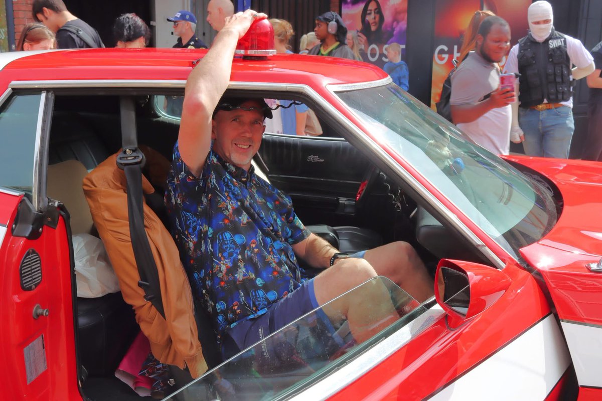 1936matt's tweet image. A childhood dream come true today at Invasion Colchester in Essex. The striped tomato. One of the best cop shows and best looking cars of all time imho. Thanks David Lee car/photos. @MrPMGlaser #starskyandhutch #zebra3 #fordgrantorino #photo }#photography
